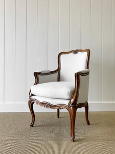 An Antique French Louis XV Style Walnut Bergere Arm Chair New Kravet Linen Upholstery