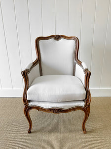 An Antique French Louis XV Style Walnut Bergere Arm Chair New Kravet Linen Upholstery