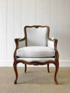 An Antique French Louis XV Style Walnut Bergere Arm Chair New Kravet Linen Upholstery