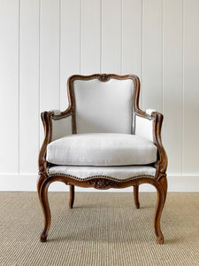 An Antique French Louis XV Style Walnut Bergere Arm Chair New Kravet Linen Upholstery