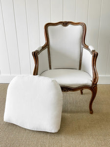 An Antique French Louis XV Style Walnut Bergere Arm Chair New Kravet Linen Upholstery