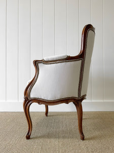 An Antique French Louis XV Style Walnut Bergere Arm Chair New Kravet Linen Upholstery