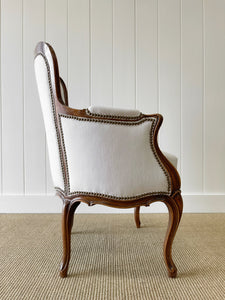 An Antique French Louis XV Style Walnut Bergere Arm Chair New Kravet Linen Upholstery