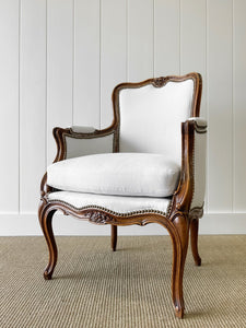 An Antique French Louis XV Style Walnut Bergere Arm Chair New Kravet Linen Upholstery