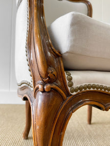 An Antique French Louis XV Style Walnut Bergere Arm Chair New Kravet Linen Upholstery