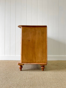 A Very Good English Pine Chest of Drawers/Dresser with Wooden Knobs c1890