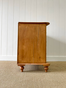 A Very Good English Pine Chest of Drawers/Dresser with Wooden Knobs c1890