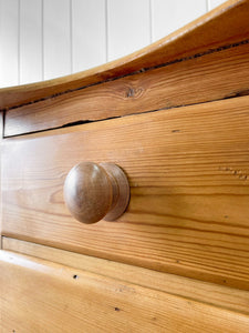 A Very Good English Pine Chest of Drawers/Dresser with Wooden Knobs c1890