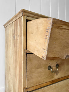 An Antique English Pine Chest of Drawers/Dresser c1890