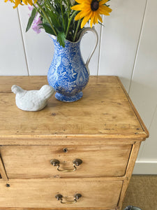 An Antique English Pine Chest of Drawers/Dresser c1890