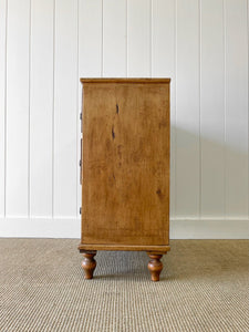 An Antique English Pine Chest of Drawers/Dresser c1890