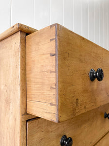 An Antique English Pine Chest of Drawers/Dresser c1890