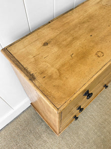 An Antique English Pine Chest of Drawers/Dresser c1890