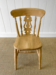 A Vintage Set of 4 Fiddleback Back Chairs