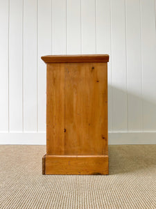 An Antique English Pine Chest of Drawers Dresser c1890