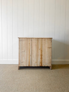 A Very Good English Pine Chest of Drawers/Dresser with Wooden Knobs c1890