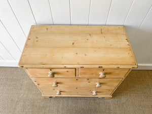 A Very Good English Pine Chest of Drawers/Dresser with Wooden Knobs c1890
