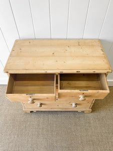 A Very Good English Pine Chest of Drawers/Dresser with Wooden Knobs c1890