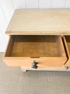 An 19th Century English Chest of Drawers or Dresser