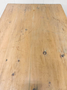An English Country Farmhouse Pine Almost 5 ft Dining Table