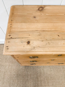 An Antique English Pine Chest of Drawers/Dresser c1890
