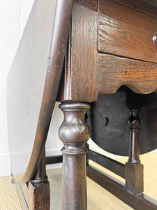 A Very Good Antique English Country Oak Drop Leaf Gate Leg Table c1760