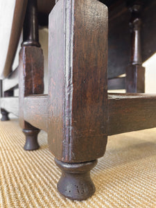 A Very Good Antique English Country Oak Drop Leaf Gate Leg Table c1760
