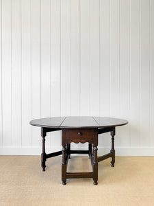A Very Good Antique English Country Oak Drop Leaf Gate Leg Table c1760