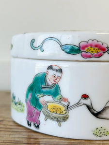 An Antique Chinese Painted Ceramic Trinket Box c1920