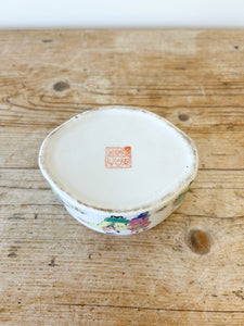 An Antique Chinese Painted Ceramic Trinket Box c1920