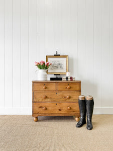 An Antique English Pine Chest of Drawers/Dresser c1890