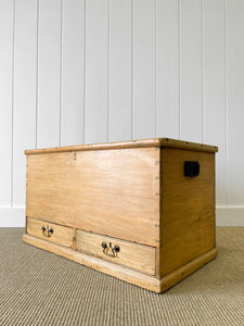 An English Pine Mule Chest Trunk or Blanket Box c1850