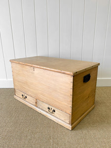 An English Pine Mule Chest Trunk or Blanket Box c1850