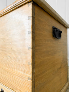 An English Pine Mule Chest Trunk or Blanket Box c1850