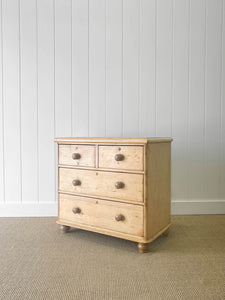 A Very Good English Pine Chest of Drawers Dresser with Wooden Knobs c1890
