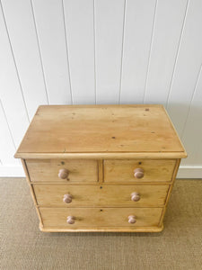 A Very Good English Pine Chest of Drawers Dresser with Wooden Knobs c1890