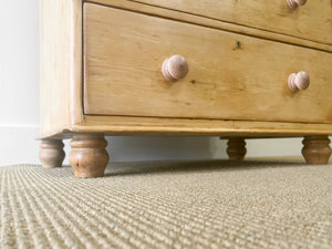 A Very Good English Pine Chest of Drawers Dresser with Wooden Knobs c1890