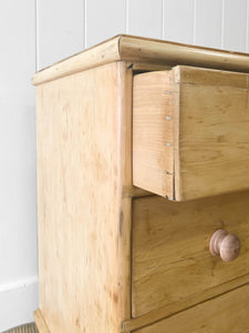 A Very Good English Pine Chest of Drawers Dresser with Wooden Knobs c1890