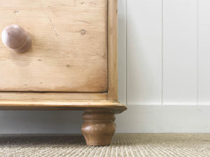 A Very Good English Pine Chest of Drawers Dresser with Wooden Knobs c1890