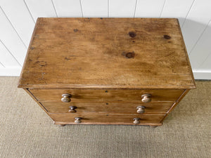An Antique English Pine Chest of Drawers/Dresser c1890