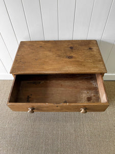 An Antique English Pine Chest of Drawers/Dresser c1890