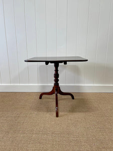 An Antique English 18th Century Mahogany Tilt-top Table c1790